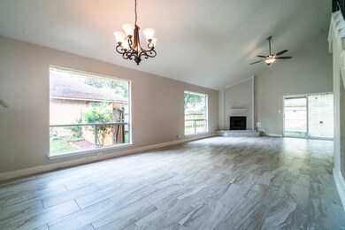 8535 Sunny Ridge Dr, Houston, TX 77095 - photo 7