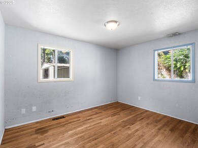 2009 SE 158th Ave, Portland, OR 97233 - photo 6