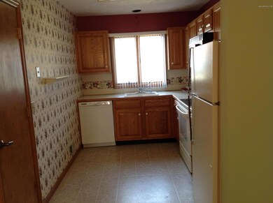 122 Duck Hollow Cir, Stroudsburg, PA 18360 - photo 2