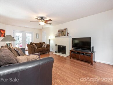 12521 Cedar Fall Dr, Huntersville, NC 28078 - photo 2