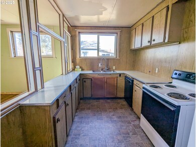 137 N 5th St, Union, OR 97883 - photo 6