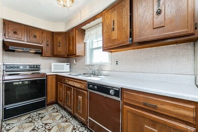 2 Sheldon Rd, Peabody, MA 01960 - photo 4