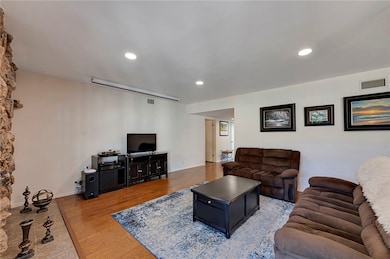 5406 Hazeltine Ave, Sherman Oaks, CA 91401 - photo 6