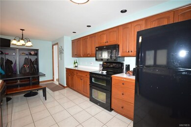 778 Meadow Dr, North Tonawanda, NY 14120 - photo 4