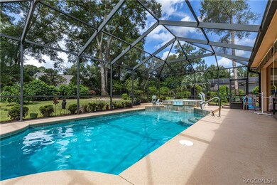 Large, private pool & spa of your very own!