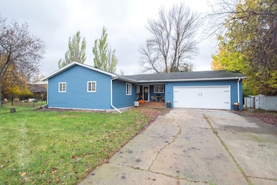 521 37th Ave S, Moorhead, MN 56560 - photo 2