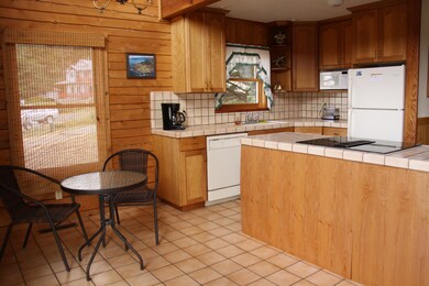 Kitchen & Dining Area