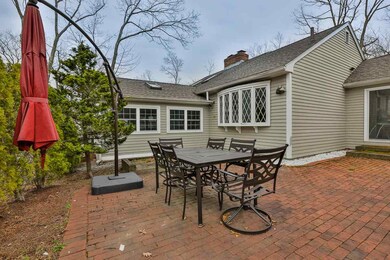 27 W Adelaide Ave, Nashua, NH 03064 - photo 3