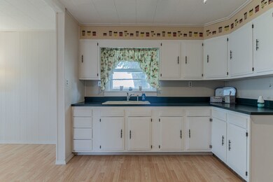 921 E Short St, Tuscola, IL 61953 - photo 3