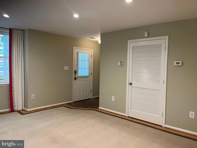 302A Locust St SE unit 2, Vienna, VA 22180 - photo 4