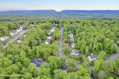 211 Escoll Dr, East Stroudsburg, PA 18301 - photo 3