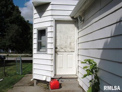1215 E 12th St, Davenport, IA 52803 - photo 4