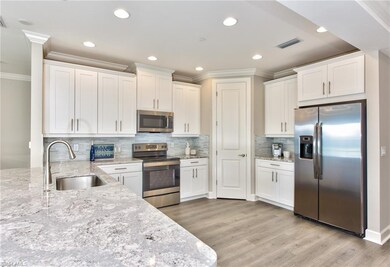 Kitchen - Shaker White Cabinets With Under Cabinet