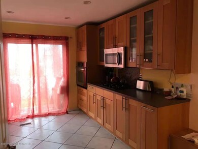 286 Lamport Blvd, Staten Island, NY 10305 - photo 2