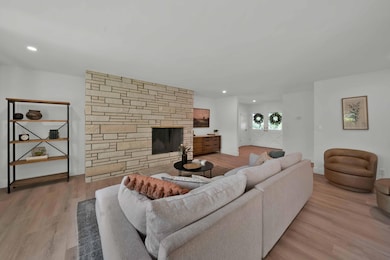 945 Hallmark Dr, Redding, CA 96001 - photo 7