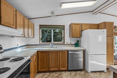 20743 Livengood Way unit 64, Bend, OR 97701 - photo 7
