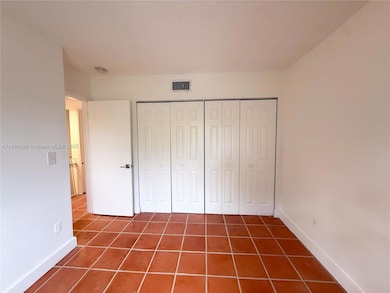 11 Edgewater Dr unit 8, Coral Gables, FL 33133 - photo 6