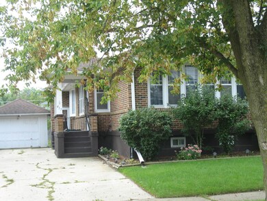 417 W Ridgeland Ave, Waukegan, IL 60085 - photo 2