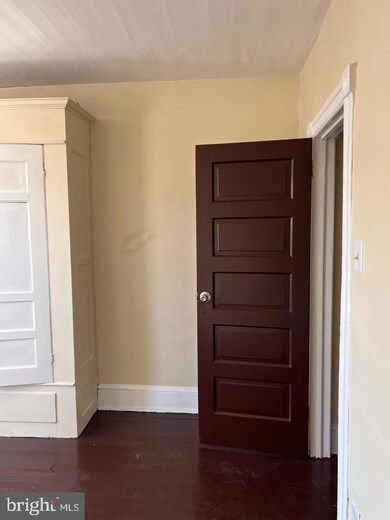 1055 Thurman St, Camden, NJ 08104 - photo 2