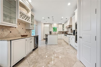 425 5th St S unit A, Naples, FL 34102 - photo 3