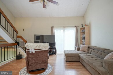 3004B Heatherstone Ct unit 3004B, Mount Laurel, NJ 08054 - photo 4