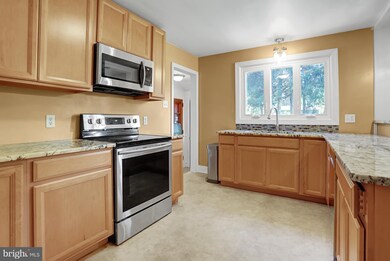 319 4th St, Shoemakersville, PA 19555 - photo 5