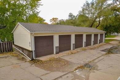 2955 Bowling St SW unit 133, Cedar Rapids, IA 52404 - photo 2