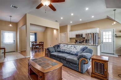 1314 Prairie Ave, Cleburne, TX 76033 - photo 3