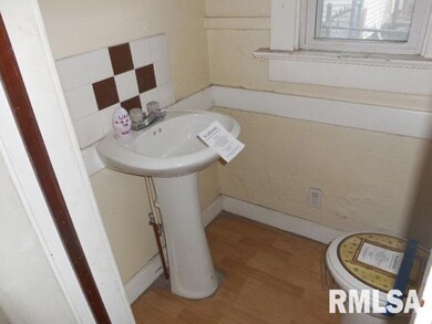 729 - 731 W 16th St, Davenport, IA 52804 - photo 7