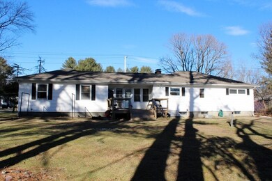 108 W Hartford Ave, Uxbridge, MA 01569 - photo 2