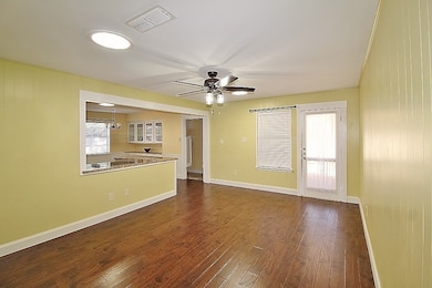 1610 Alexander Dr, Waxahachie, TX 75165 - photo 4