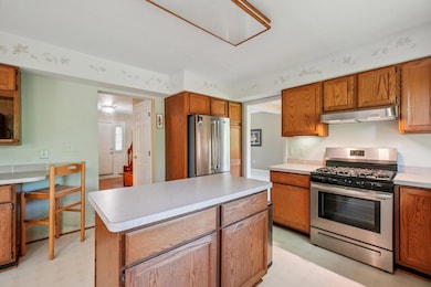 22-web-or-mls-Kelly Green Dr-2406-018