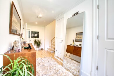 35 Dartmouth Rd, Cos Cob, CT 06807 - photo 2