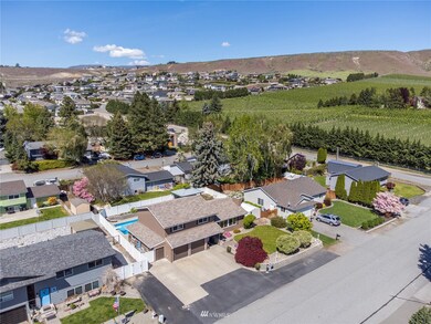 717 Gormley St, East Wenatchee, WA 98802 - photo 2