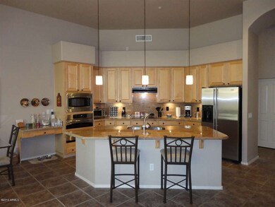 KITCHEN - ISLAND - SS APPLIANCES