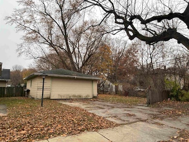 2906 Andrews St, Rockford, IL 61101 - photo 2