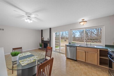 Stainless appliances & Pantry in Kitchen - Gas sto
