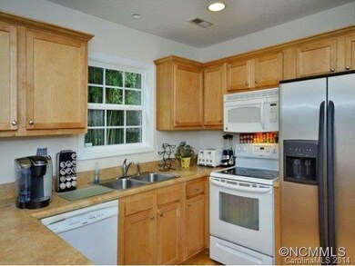 103 Telfare Ln, Asheville, NC 28803 - photo 3
