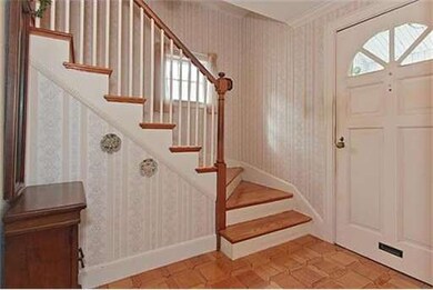 8 Lorraine Rd, Medford, MA 02155 - photo 4