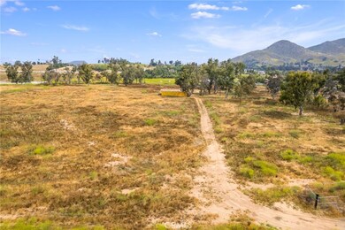 0 Quail Call Dr unit OC24102597, Moreno Valley, CA 92557 - photo 2