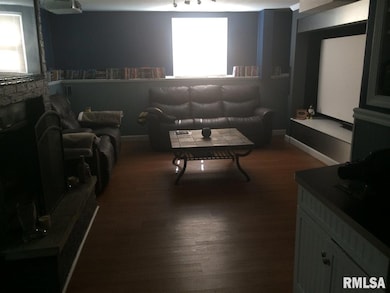 1116 N Stark St, Davenport, IA 52804 - photo 3