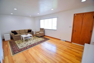5 Living Room
