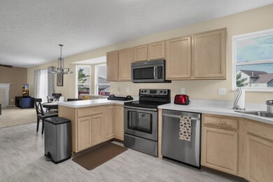 6-web-or-mls-6533-cloverlawn-cir