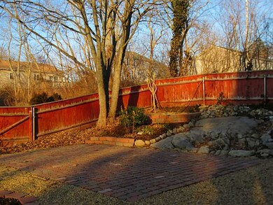 Yard/Garden. Fenced-in yard, Patio