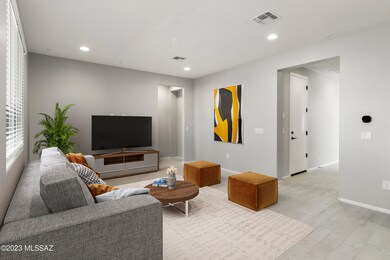 Tuc_SGT_QMI_168_Greatroom
