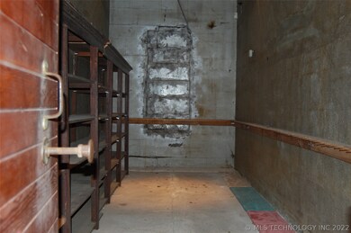 414 W Main St, Henryetta, OK 74437 - photo 7