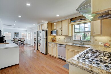 7814 Edgeway Dr, Houston, TX 77055 - photo 7