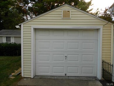 Detached workshop,could also store small boat,moto