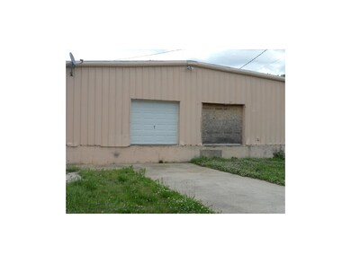 REAR DOCK HEIGHT DOORS AND DRIVE