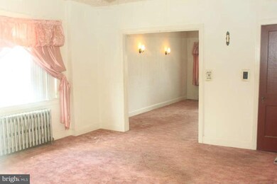 3719 Woodridge Rd, Baltimore, MD 21229 - photo 4